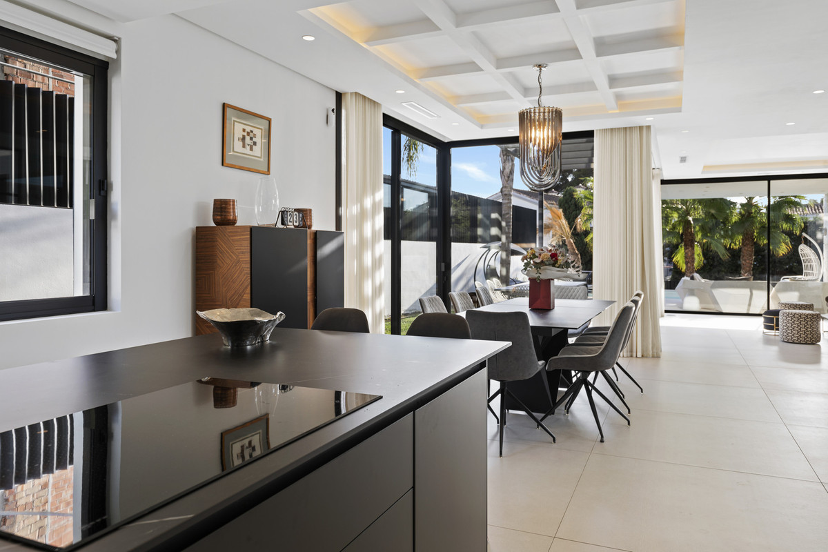 609ff0d2d1832dfe2416811f69e09b48 - 12