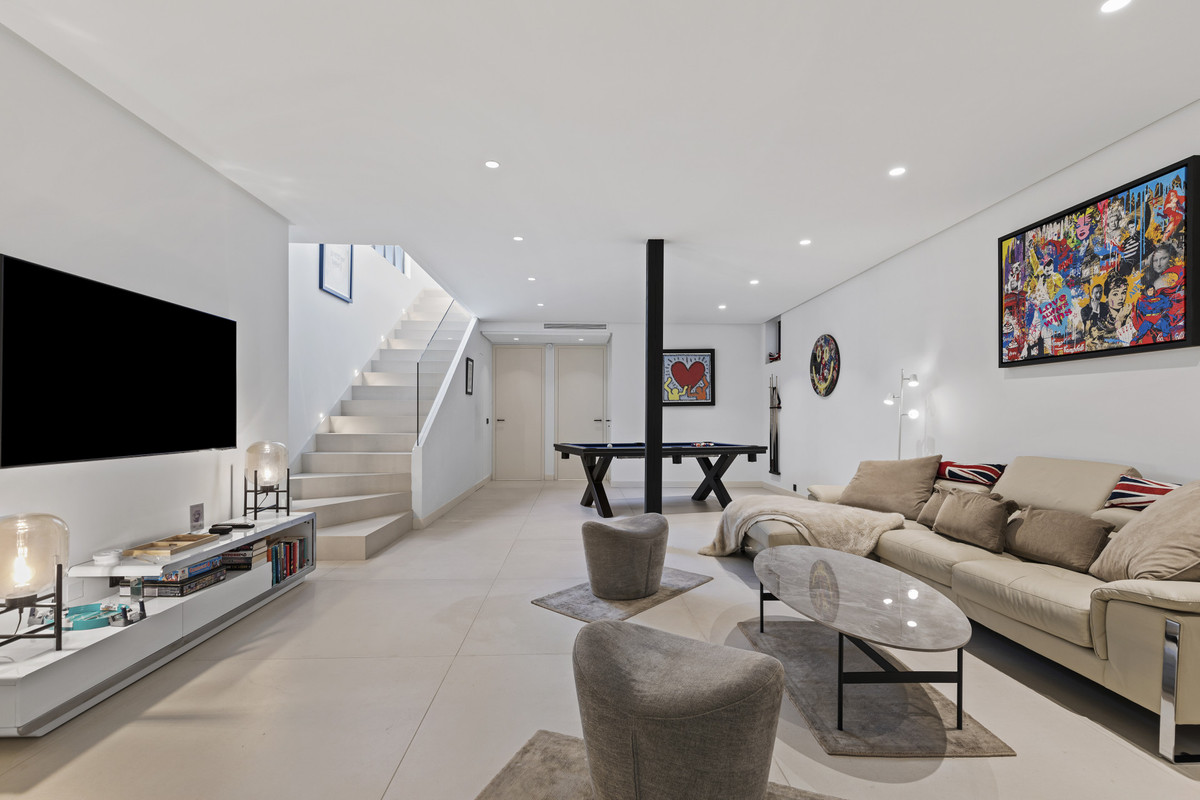 609ff0d2d1832dfe2416811f69e09b48 - 15