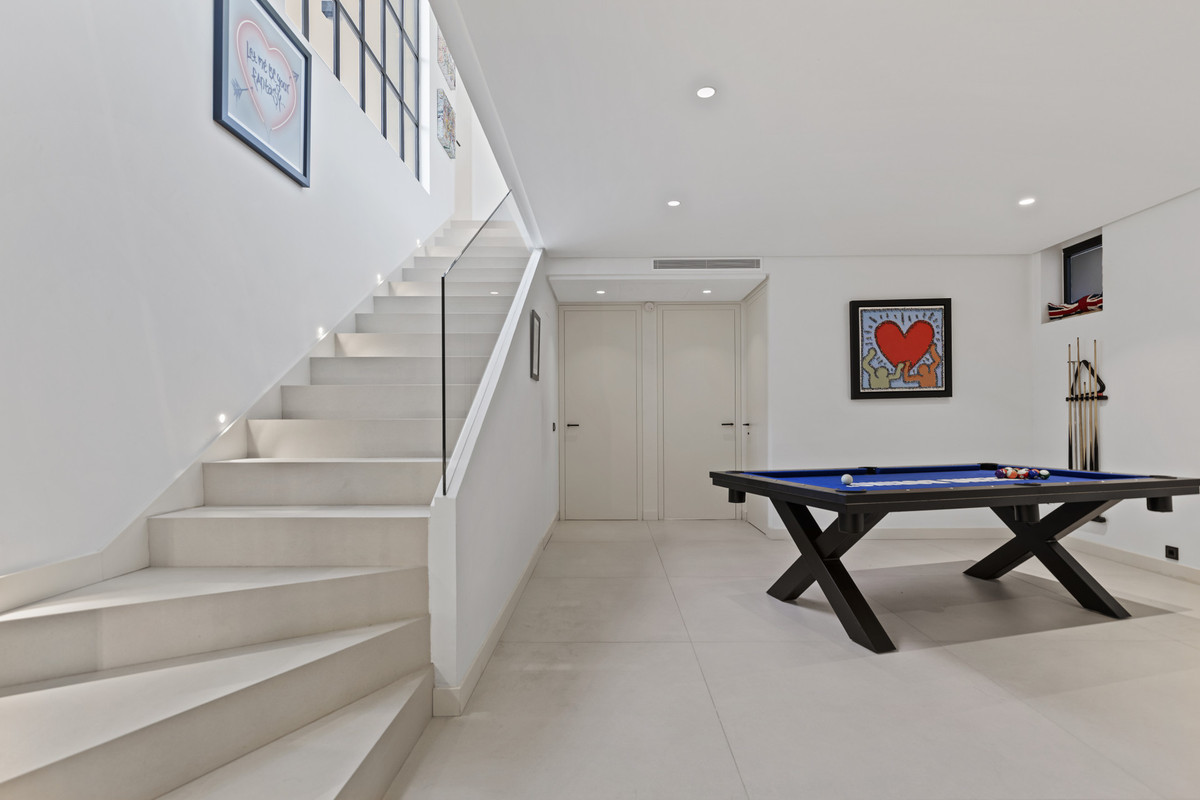 609ff0d2d1832dfe2416811f69e09b48 - 17