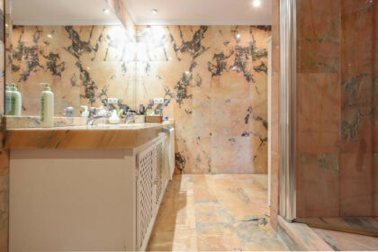 60e521255edb8f70ab2f19150755bda2 - 12