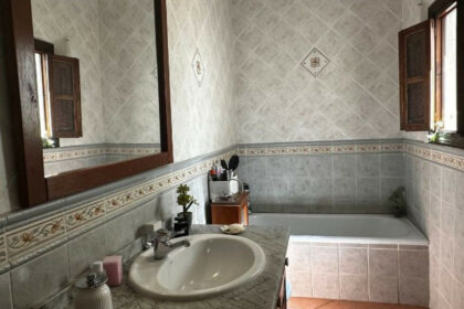 611878371dac4eaa85f024f511352693 - 17