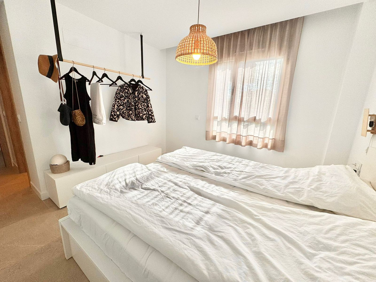 61774544b3863aff6e190215cd8b1786 - 18