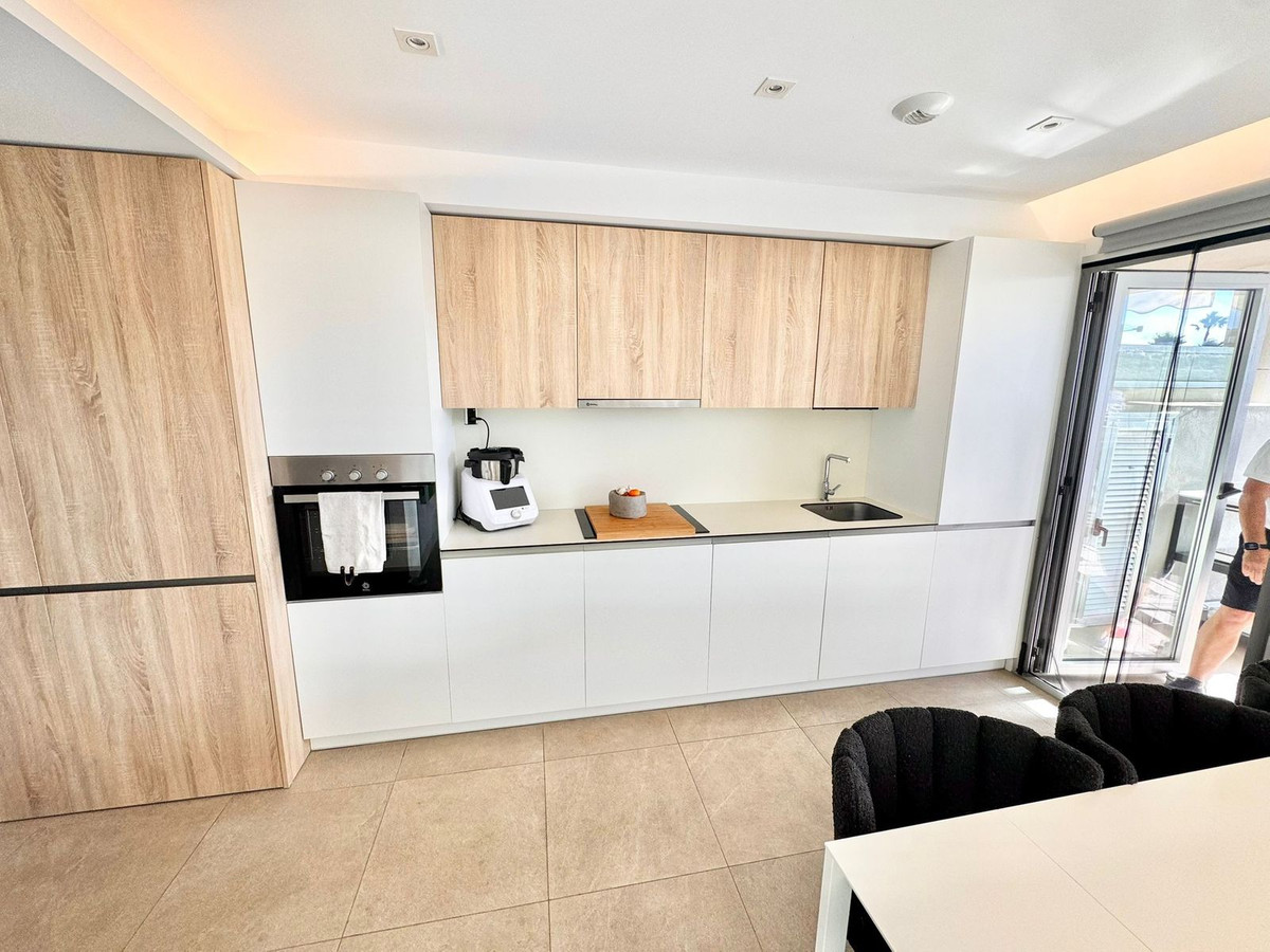 61774544b3863aff6e190215cd8b1786 - 4