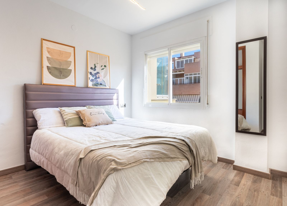 61a218b74e30ad6e8bf0c77554051545 - 12