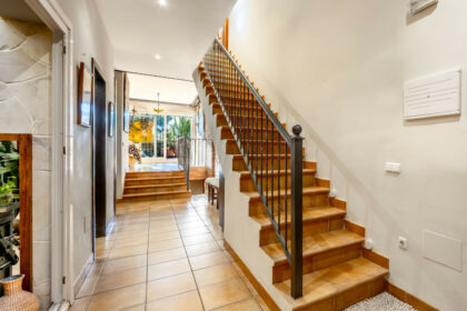 61e2367c8e64487ca22004c9d5936bc1 - 10