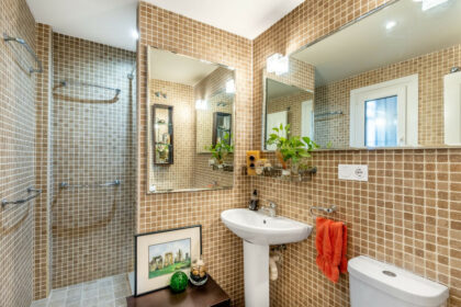 61e2367c8e64487ca22004c9d5936bc1 - 15