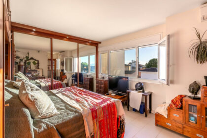 61e2367c8e64487ca22004c9d5936bc1 - 17