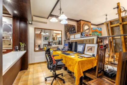 61e2367c8e64487ca22004c9d5936bc1 - 6