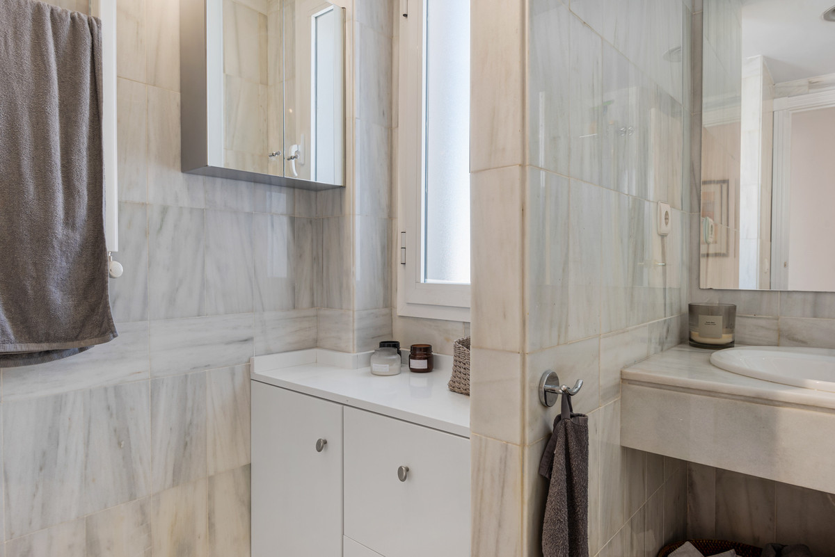 62d30253e5d4d7e28595907778e48718 - 17