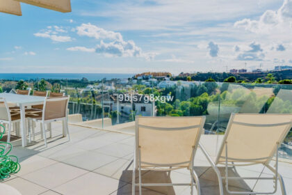 63de003cd7815a96572a6b98dd7c4cee - 1