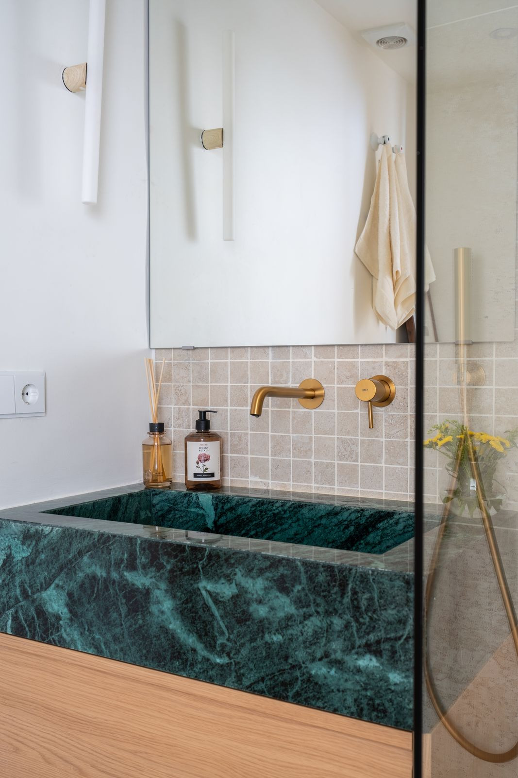 666b60f58c8a7dd7c5dd4d7969536797 - 14