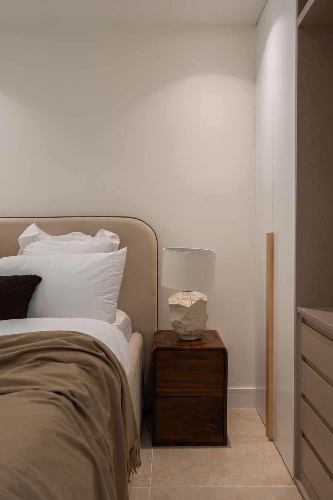 666b60f58c8a7dd7c5dd4d7969536797 - 16