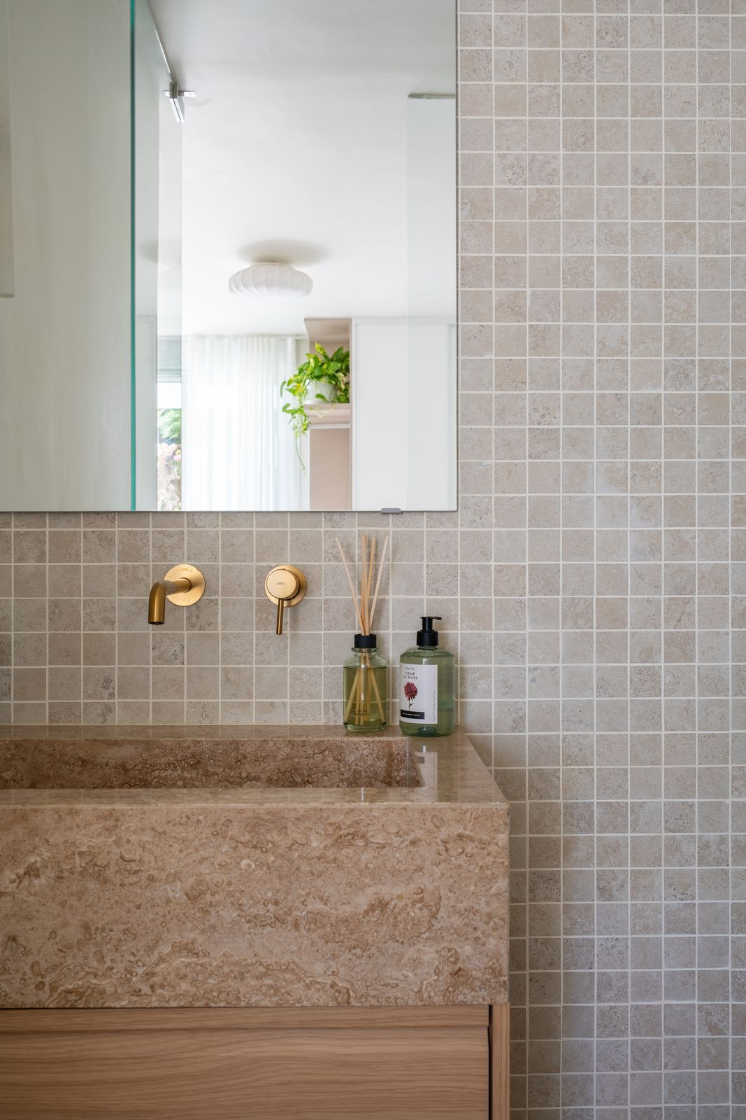 666b60f58c8a7dd7c5dd4d7969536797 - 9