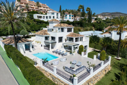 66bd033f52cbd95ec8d7639b81625517 - 1