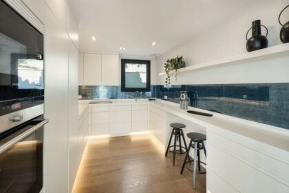 66bd033f52cbd95ec8d7639b81625517 - 14