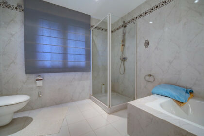 671008dfc9b6474208b2d36cfcf274b4 - 24