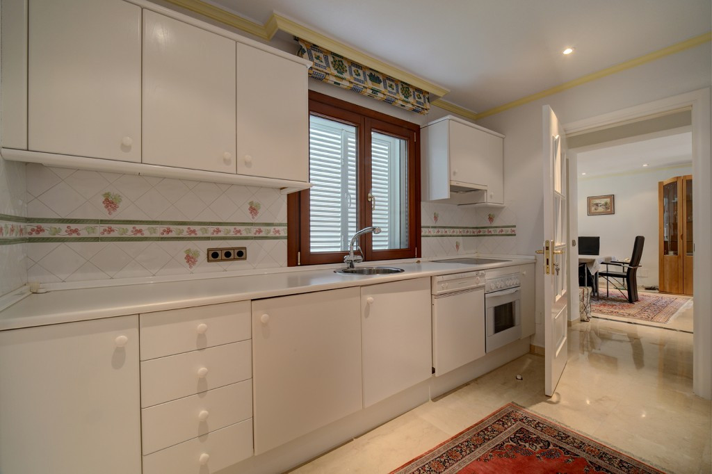 671008dfc9b6474208b2d36cfcf274b4 - 27