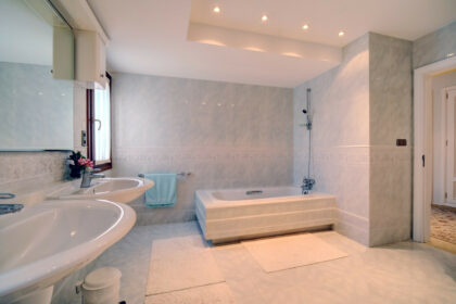 671008dfc9b6474208b2d36cfcf274b4 - 31