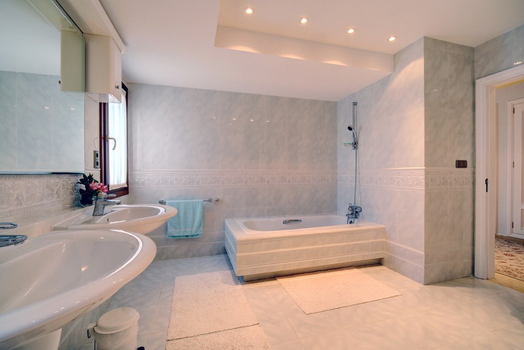 671008dfc9b6474208b2d36cfcf274b4 - 31