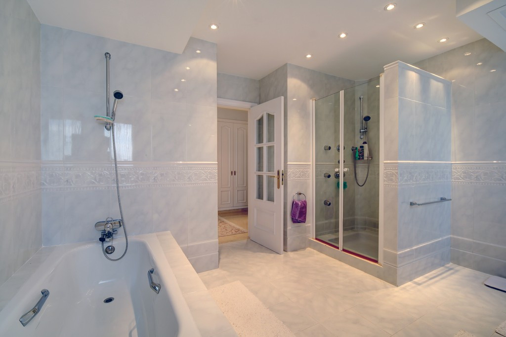 671008dfc9b6474208b2d36cfcf274b4 - 32