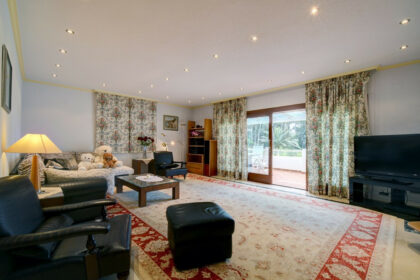 671008dfc9b6474208b2d36cfcf274b4 - 34