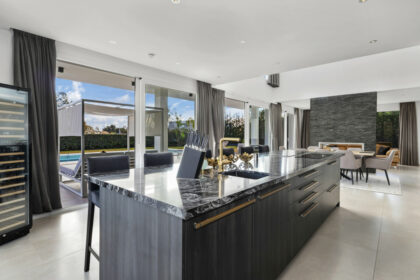 677c92d99cc341ce57b7a6eed78e7c18 - 11