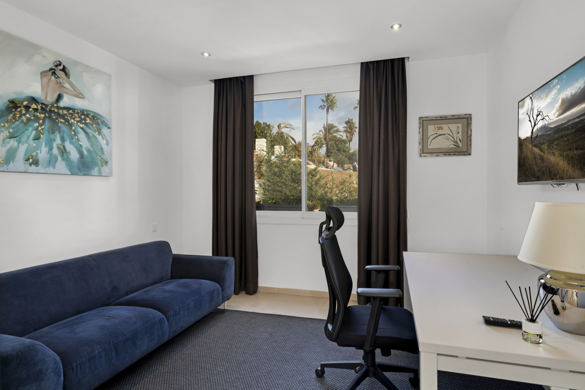 677c92d99cc341ce57b7a6eed78e7c18 - 17