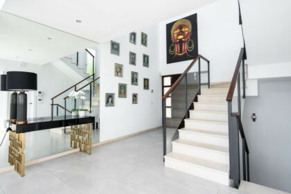 677c92d99cc341ce57b7a6eed78e7c18 - 19