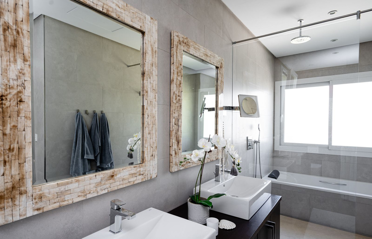 677c92d99cc341ce57b7a6eed78e7c18 - 25