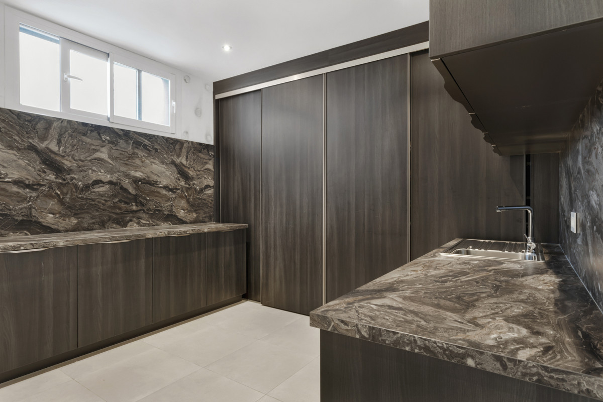 677c92d99cc341ce57b7a6eed78e7c18 - 35