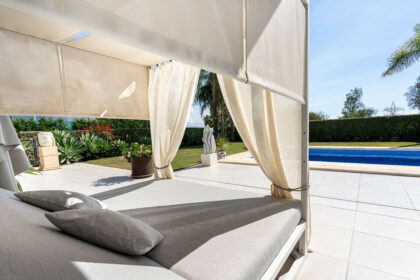 677c92d99cc341ce57b7a6eed78e7c18 - 40