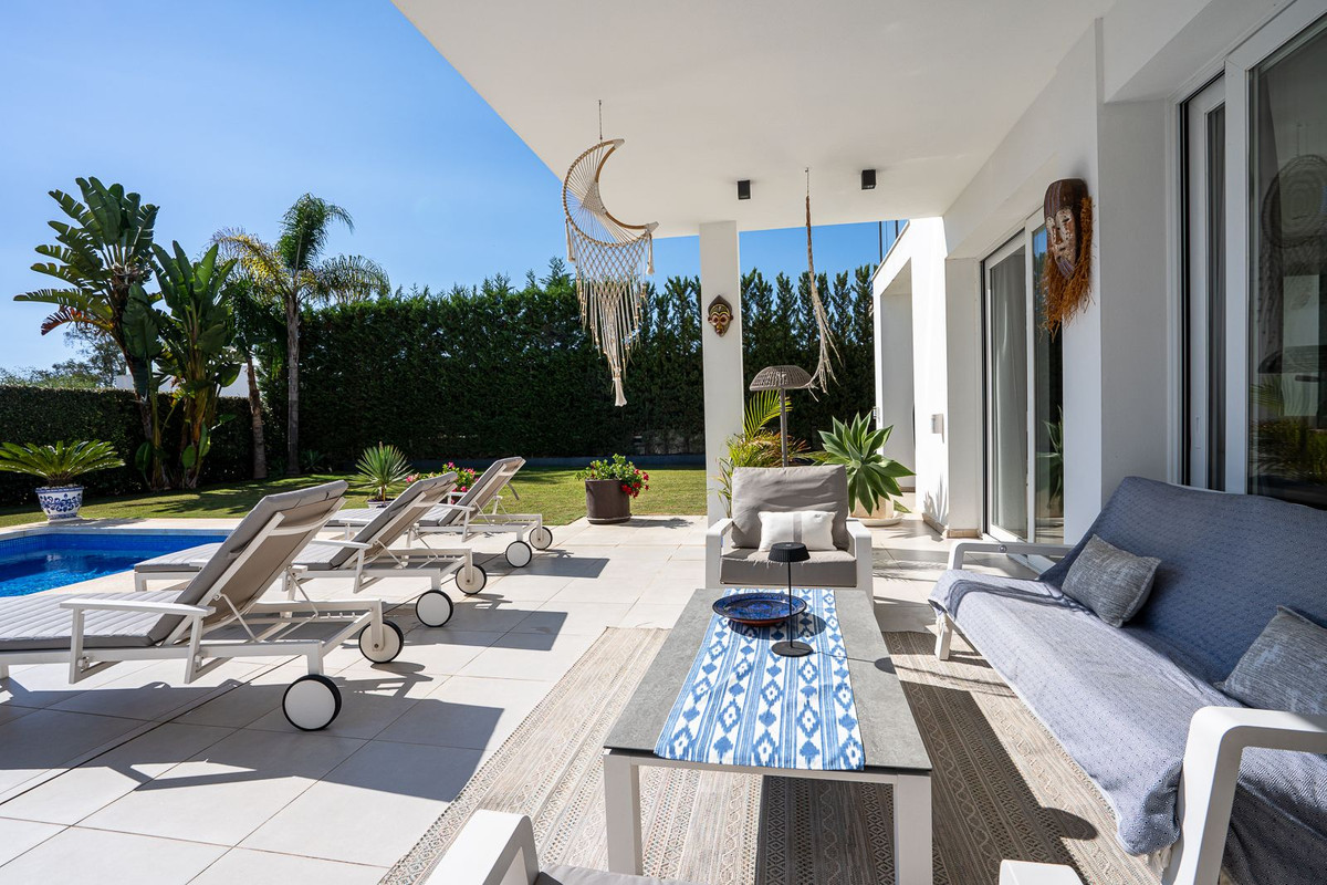 677c92d99cc341ce57b7a6eed78e7c18 - 43