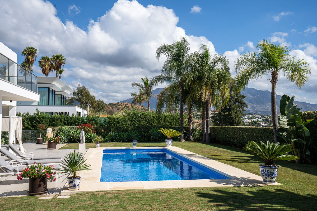 677c92d99cc341ce57b7a6eed78e7c18 - 48