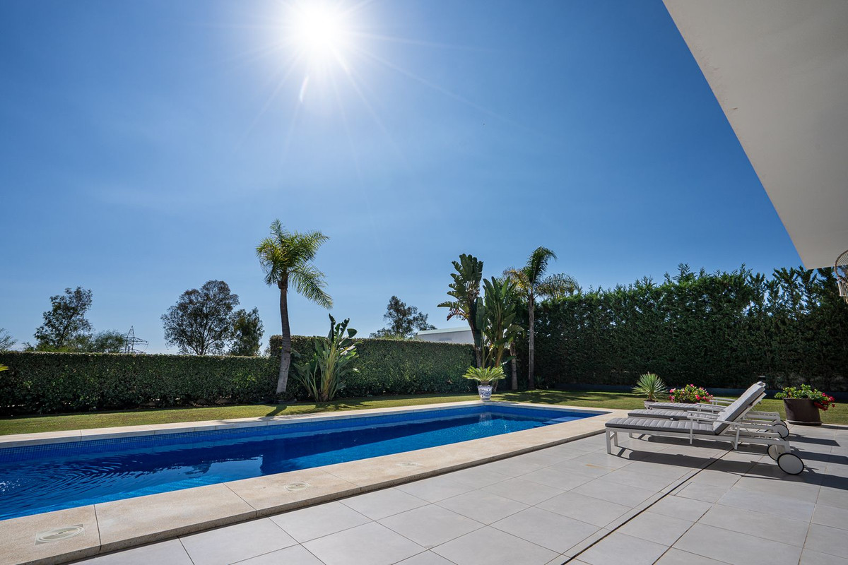 677c92d99cc341ce57b7a6eed78e7c18 - 51