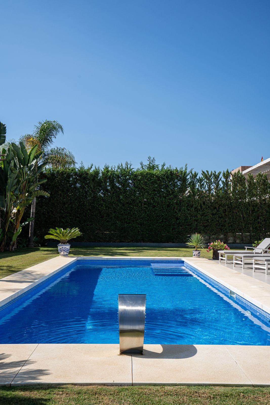 677c92d99cc341ce57b7a6eed78e7c18 - 54