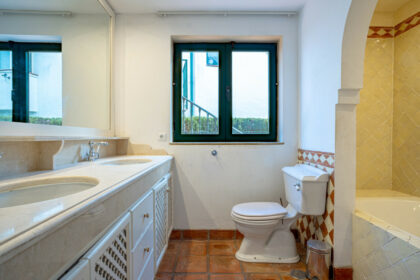 6790a1d3448f435d5efb327b27076a2c - 18