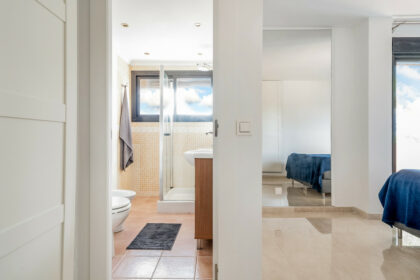 6825f48c0edb7e0a22fcfd99e6dac410 - 17