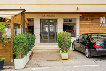 6825f48c0edb7e0a22fcfd99e6dac410 - 19