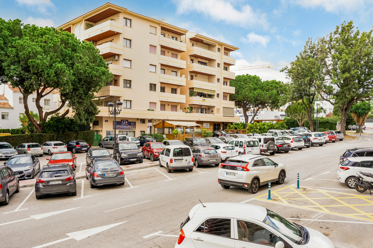 6825f48c0edb7e0a22fcfd99e6dac410 - 21