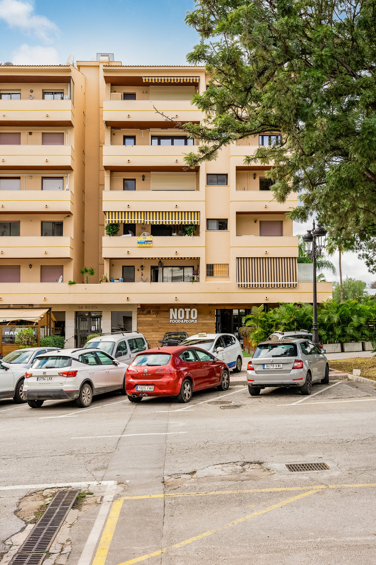 6825f48c0edb7e0a22fcfd99e6dac410 - 25