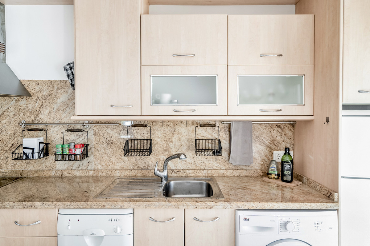 6825f48c0edb7e0a22fcfd99e6dac410 - 8