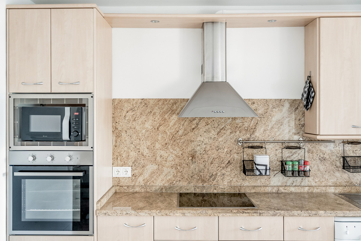 6825f48c0edb7e0a22fcfd99e6dac410 - 9