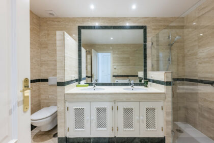 69012b9bb933813165720ad23cd859d9 - 23