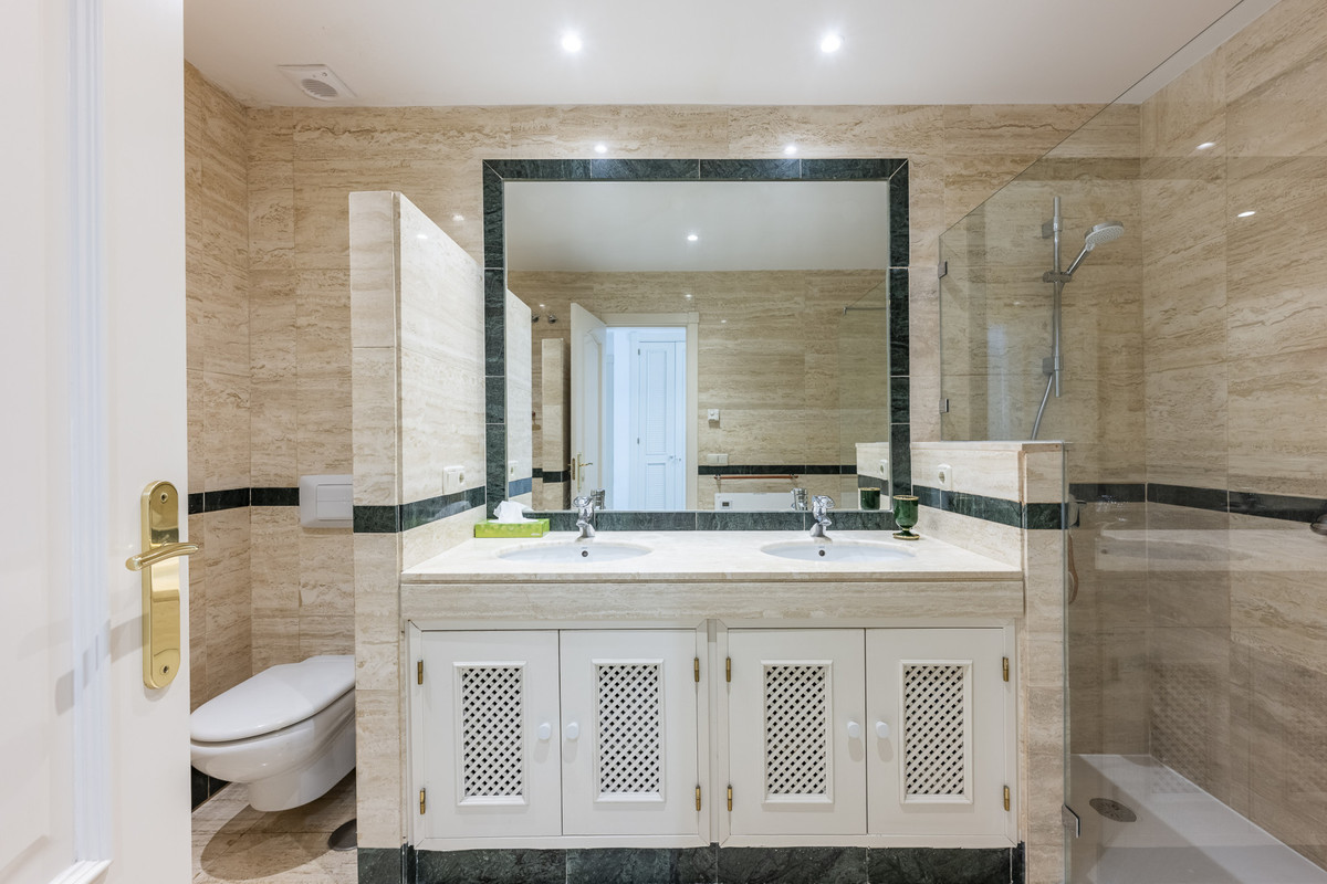 69012b9bb933813165720ad23cd859d9 - 23