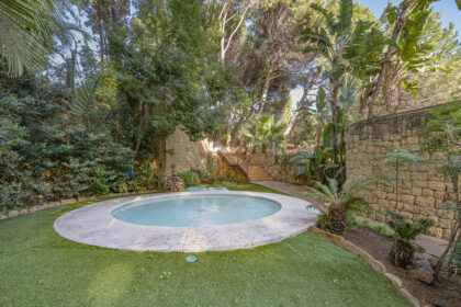 69012b9bb933813165720ad23cd859d9 - 30