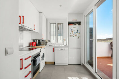 695ca61117f187425790d67d1f0c2196 - 14