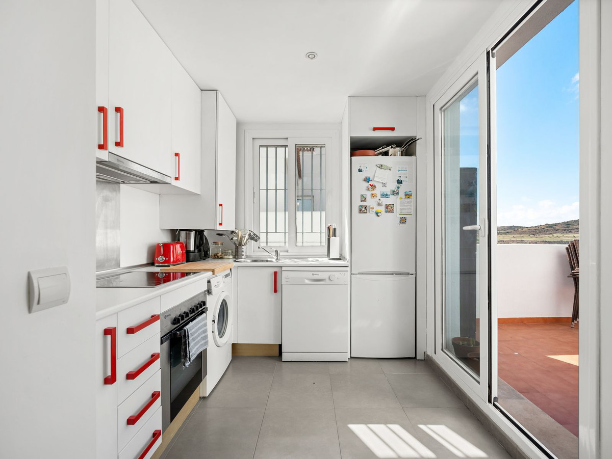 695ca61117f187425790d67d1f0c2196 - 14