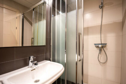 695ca61117f187425790d67d1f0c2196 - 16