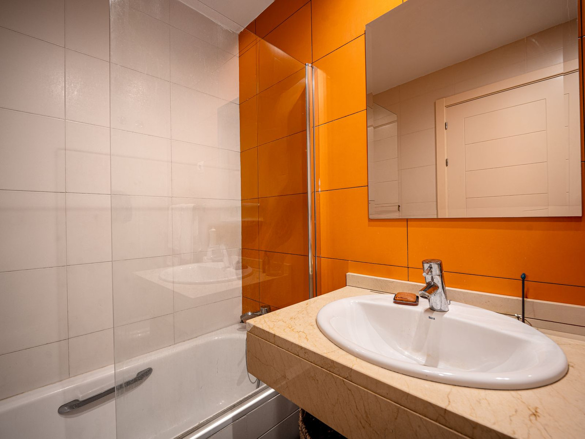 695ca61117f187425790d67d1f0c2196 - 19