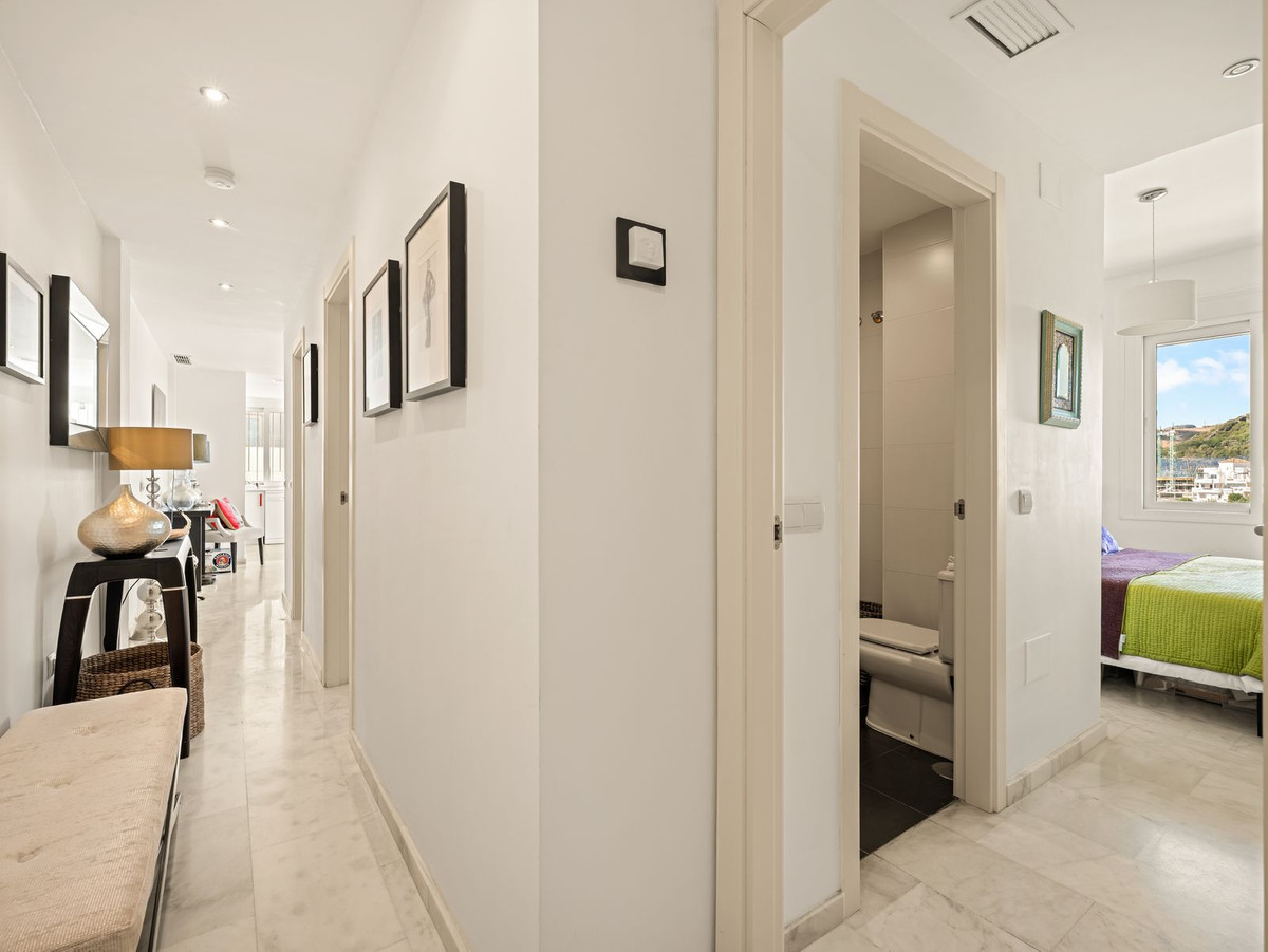 695ca61117f187425790d67d1f0c2196 - 21